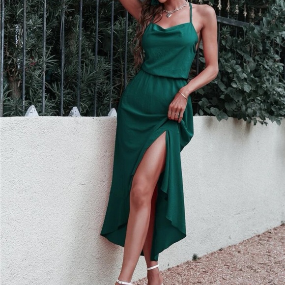 Emerald crisscross back split dress - Picture 2 of 3